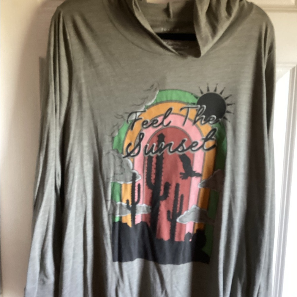 Torrid sz3 long sleeve hooded tee - Picture 2 of 7